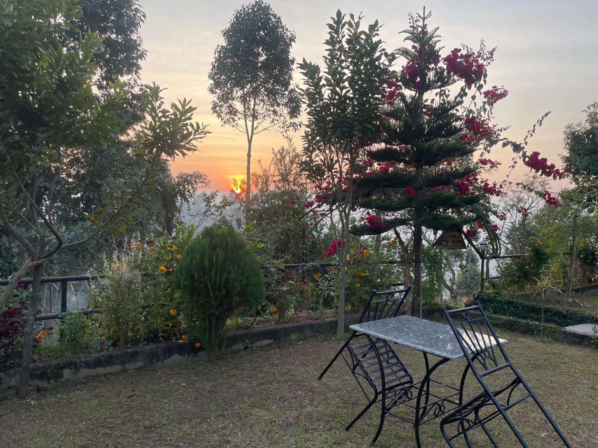Himalaya Serene View Guest House & Farm Stay Deorāli Exterior foto